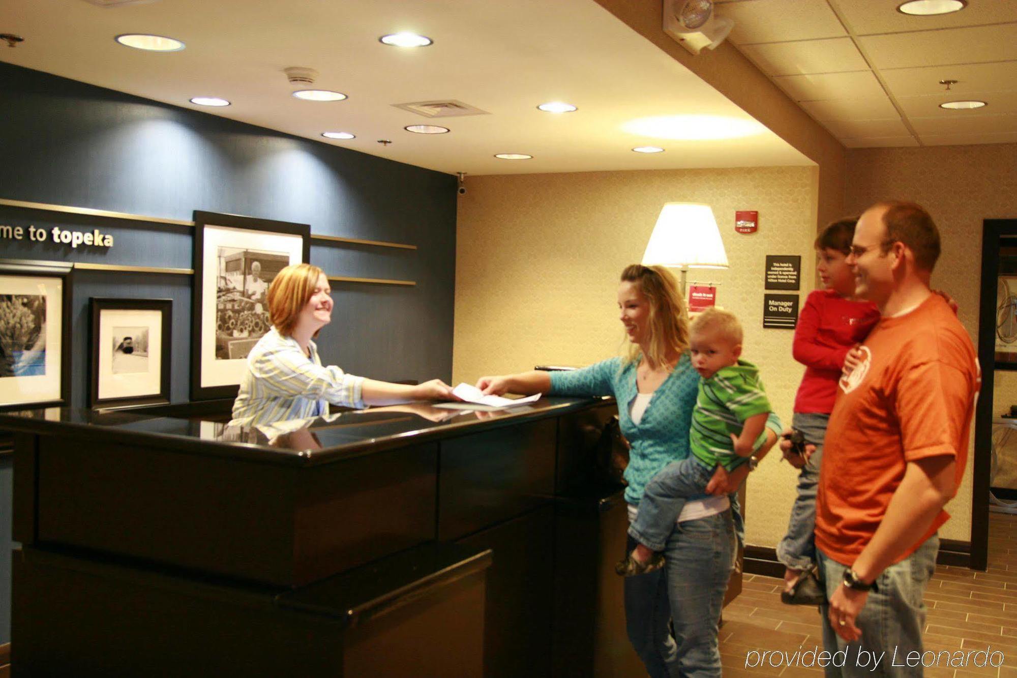 Hampton Inn Topeka Inreriör bild
